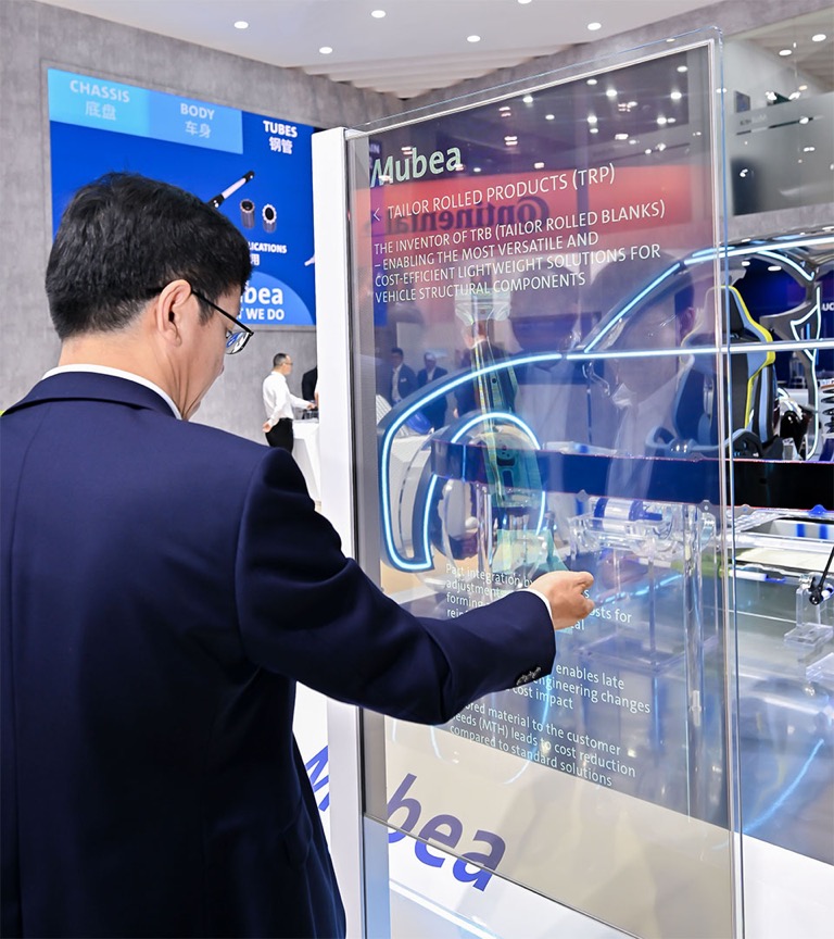 Mubea Messestand auf der Auto Show Beijing – Markeninszenierung und Erlebnisraum von mbnt
